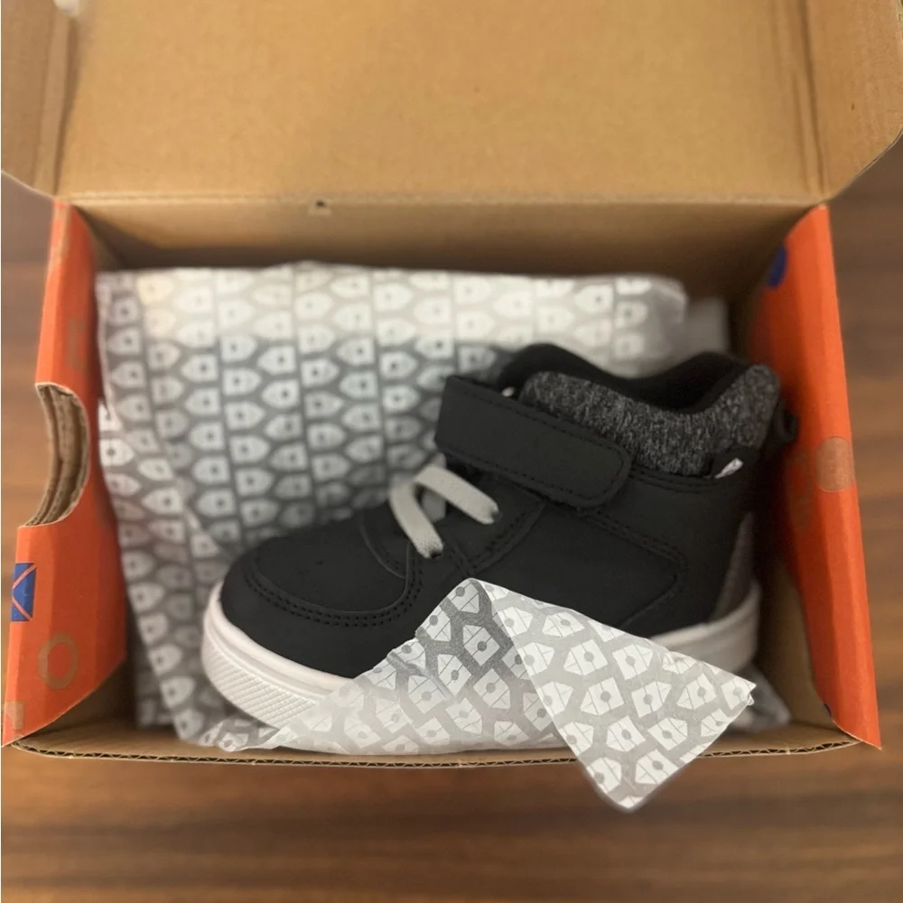Oomphies Jax Black Boy Size 6c Shoes Toddler Sneakers New with Box Never Worn